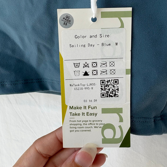 NWT Halara Basic padded workout cropped tank top Blue sailing day Medium - Picture 3 of 8